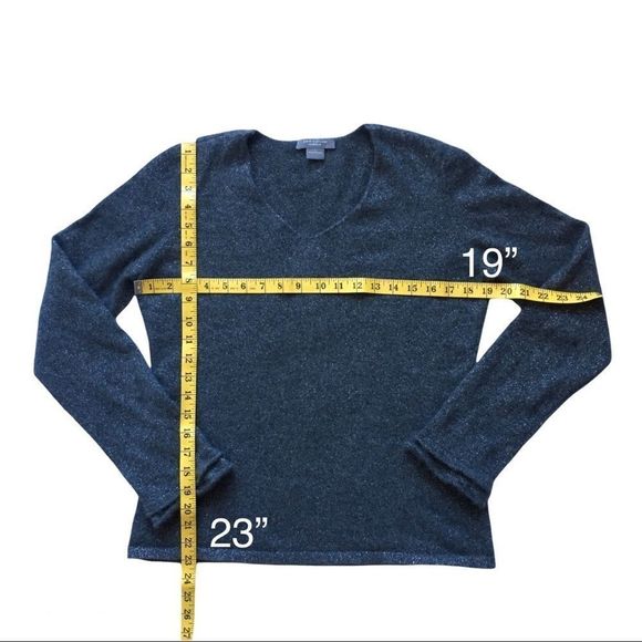 Ann Taylor Gray V-Neck Sweater - Picture 4 of 13